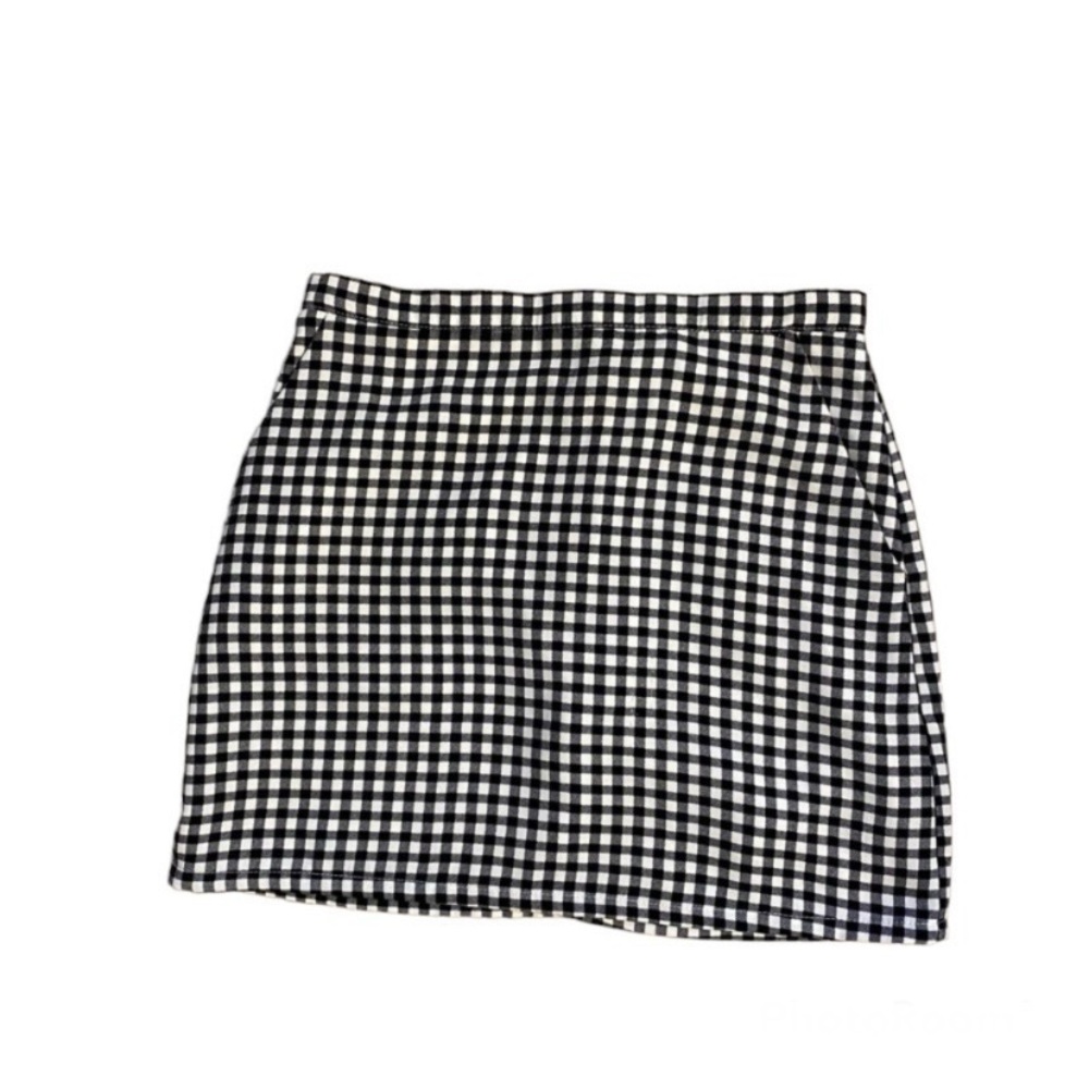 Forever 21 Black and White Mini Skirt size small